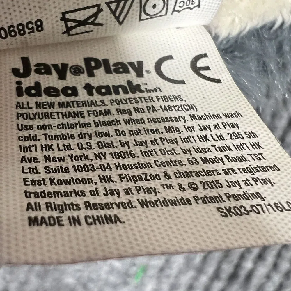 Just Play FlipaZoo 2 in 1 Plush 20” White Polar Bear Poppi/Gray Husky‎ Dog Asher